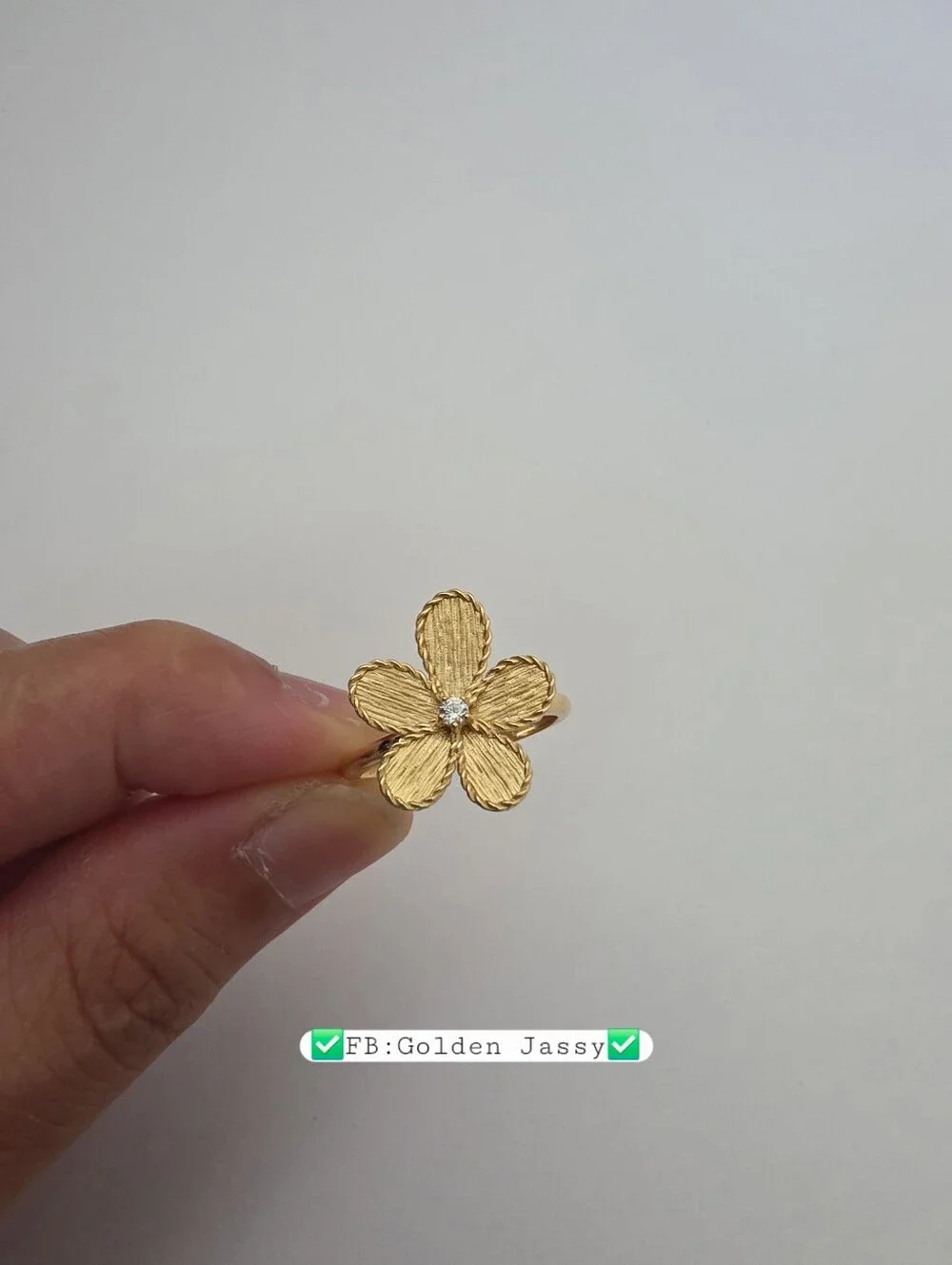 18K Real Gold Flower w/ Stone Ring 6